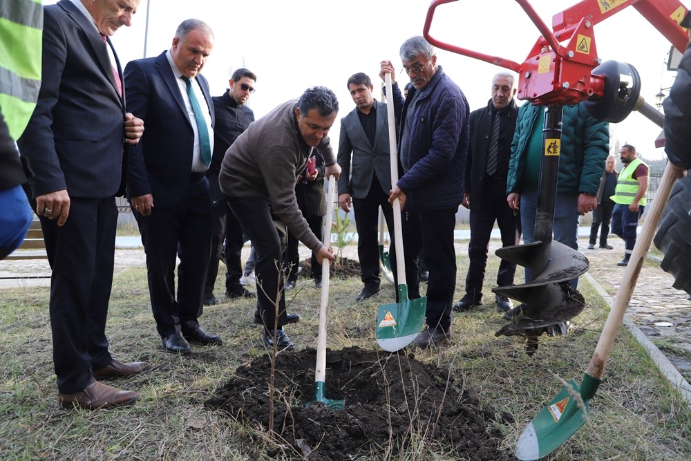 Ardahan’da ağaç dikme etkinliği düzenlendi
