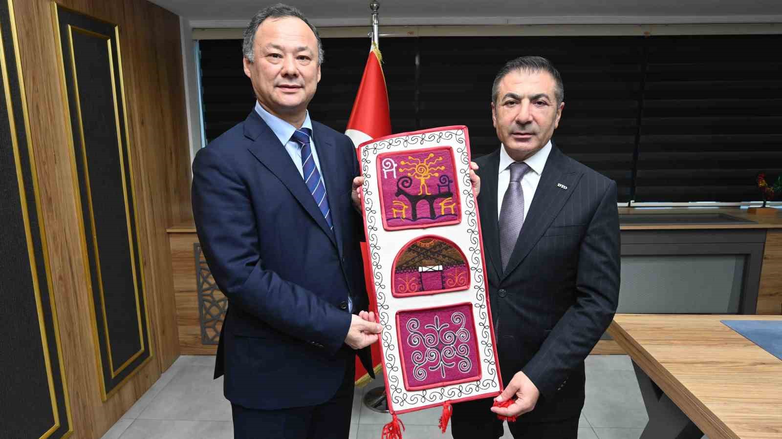 DTO, Kırgız Cumhuriyeti temsilcileriyle ticari köprünün temellerini attı 3 DTO, Kırgız Cumhuriyeti temsilcileriyle ticari köprünün temellerini attı