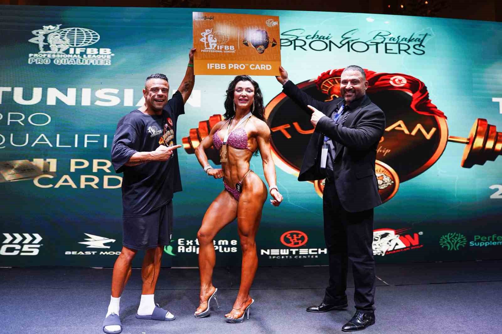 Denizlili sporcu, vücut geliştirmede IFBB Pro Card sahibi oldu
