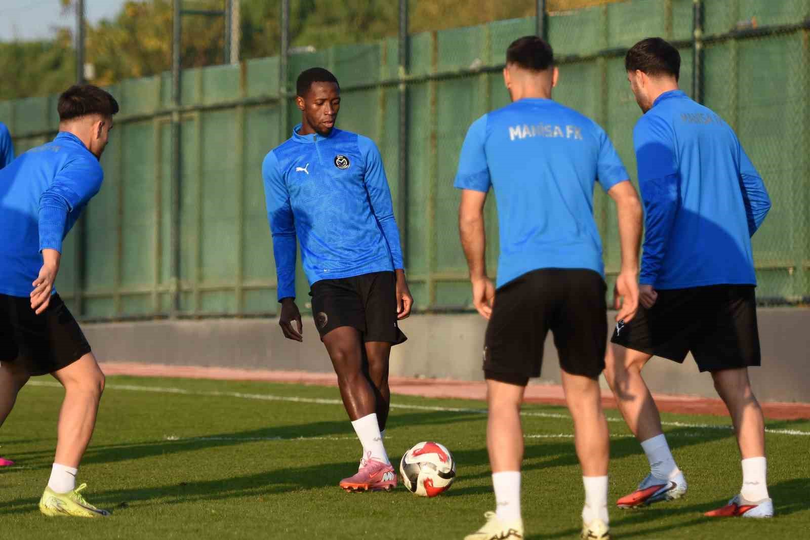 Manisa FK’da Dalcı ile ilk antrenman
