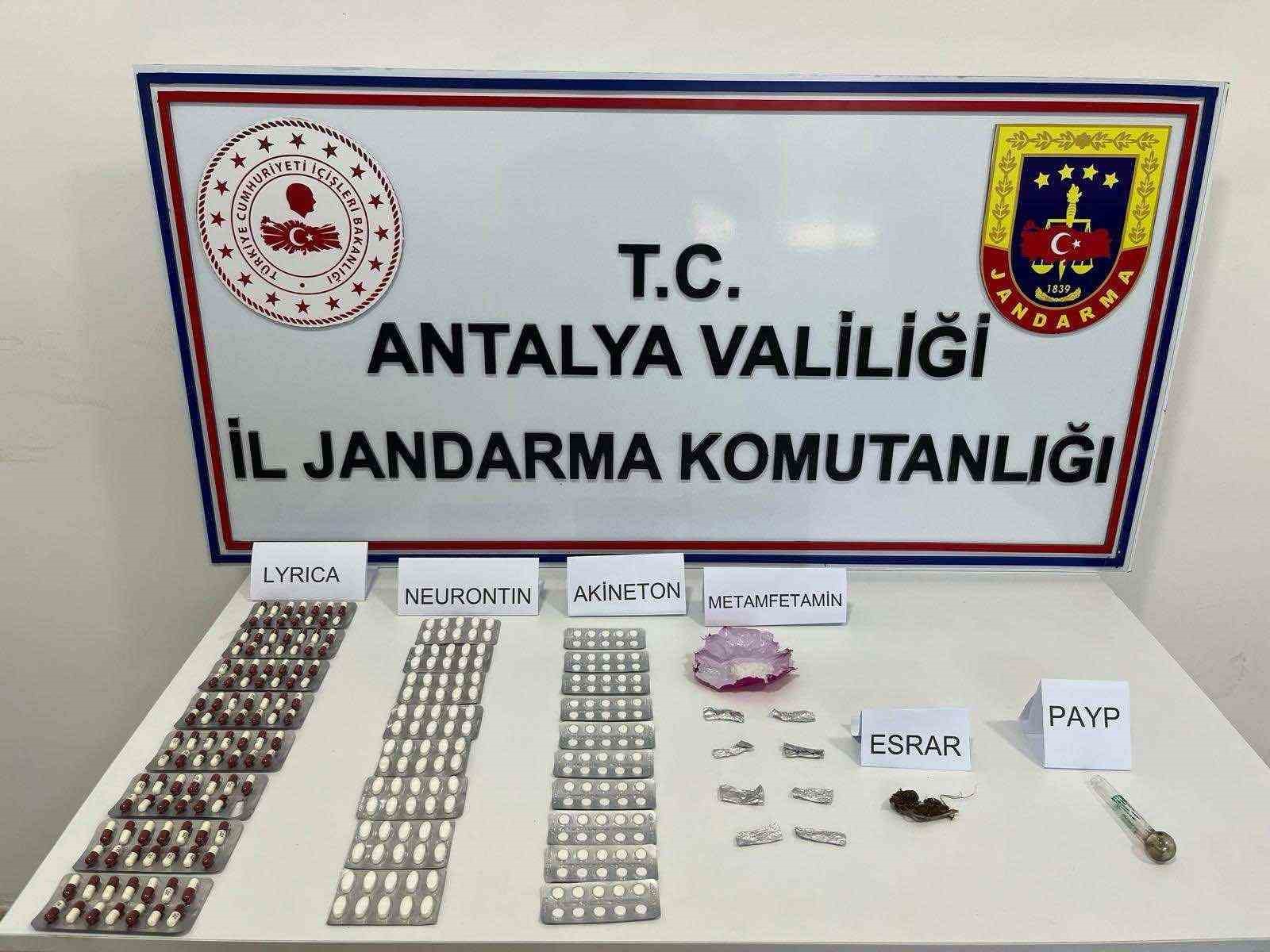 Antalya’da sentetik hap ve esrar ele geçirildi