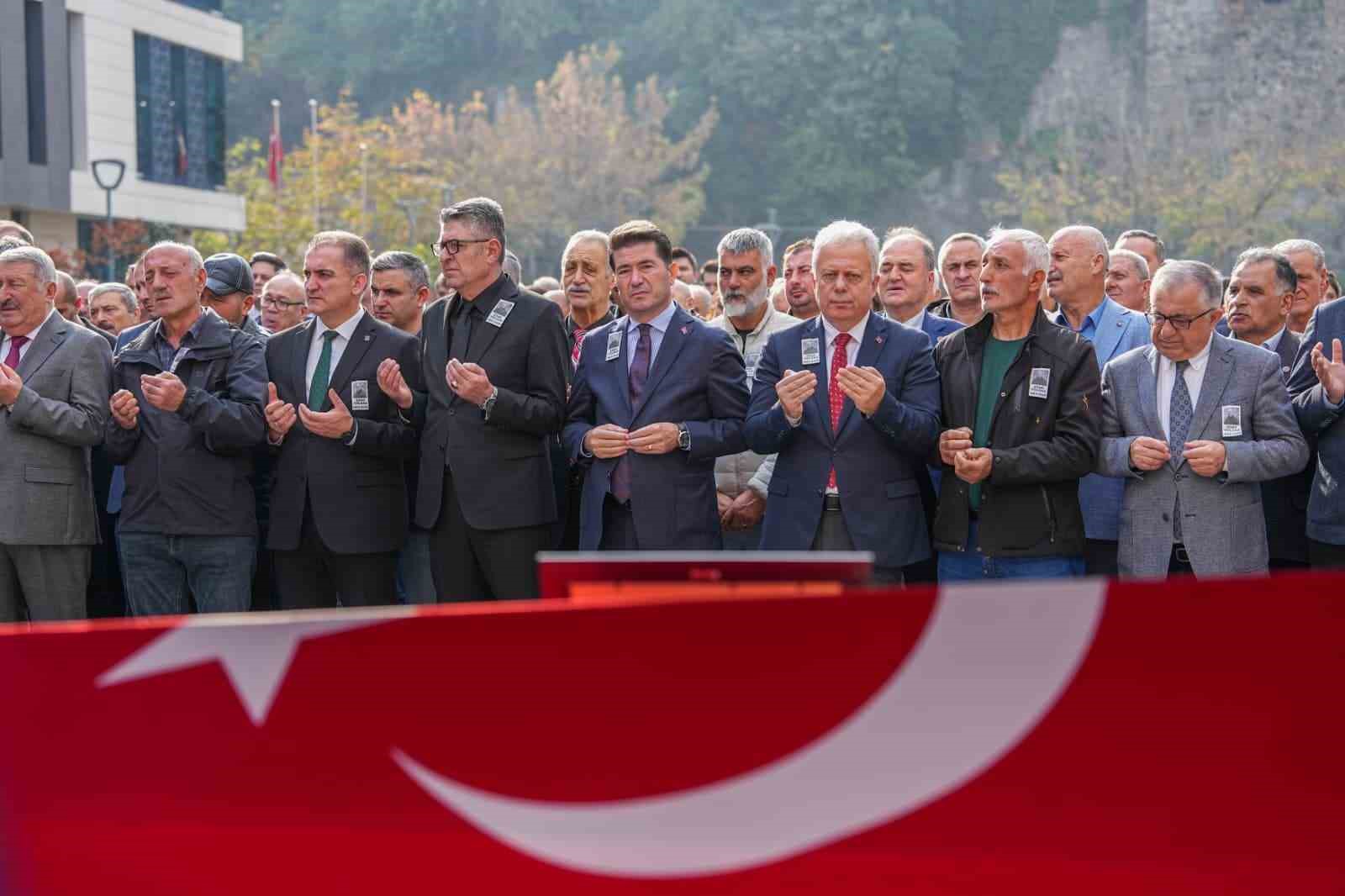 Kalp krizi sonrasında hayatını kaybeden Zabıta memuruna son g&ouml;rev
