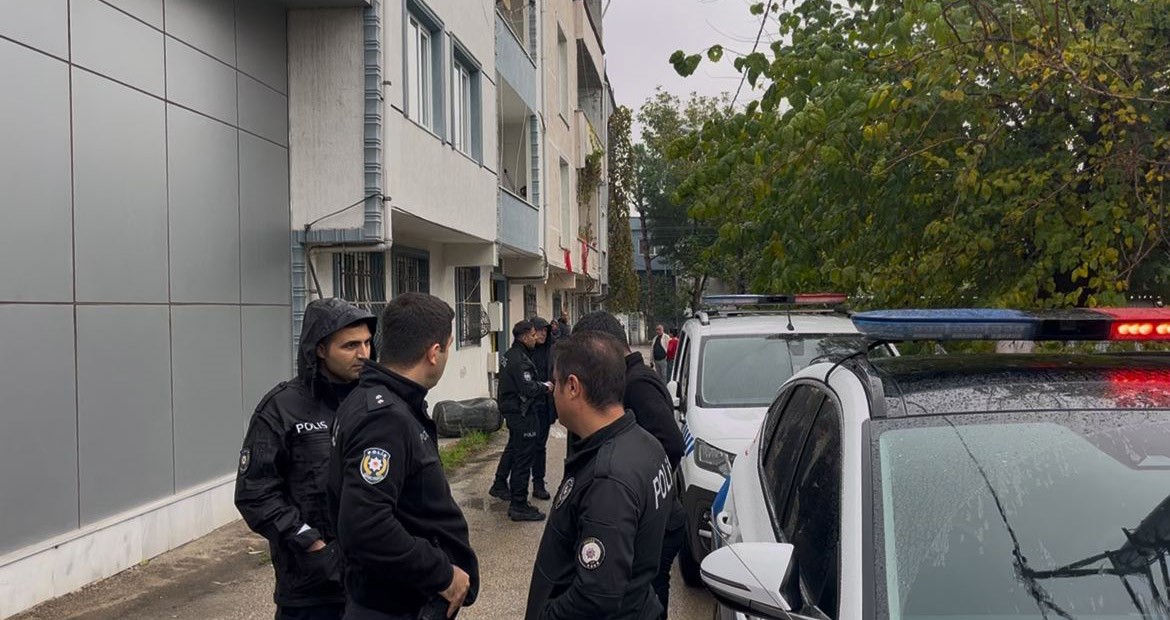 Dengesini kaybedip camdan düşen şahıs ağır yaralandı