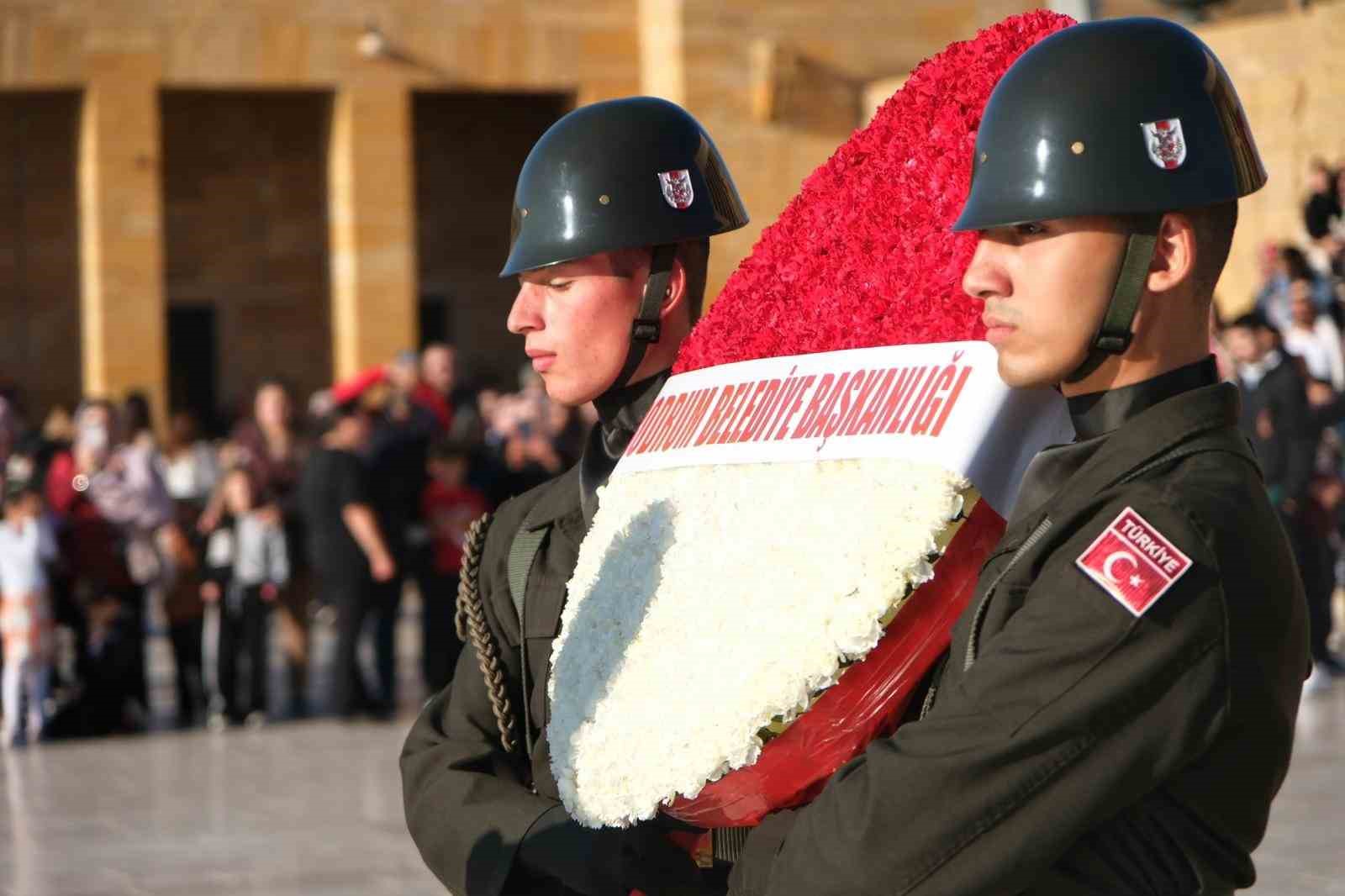Başkan Mandalinci ve meclis &uuml;yelerinden Anıtkabir ziyareti
