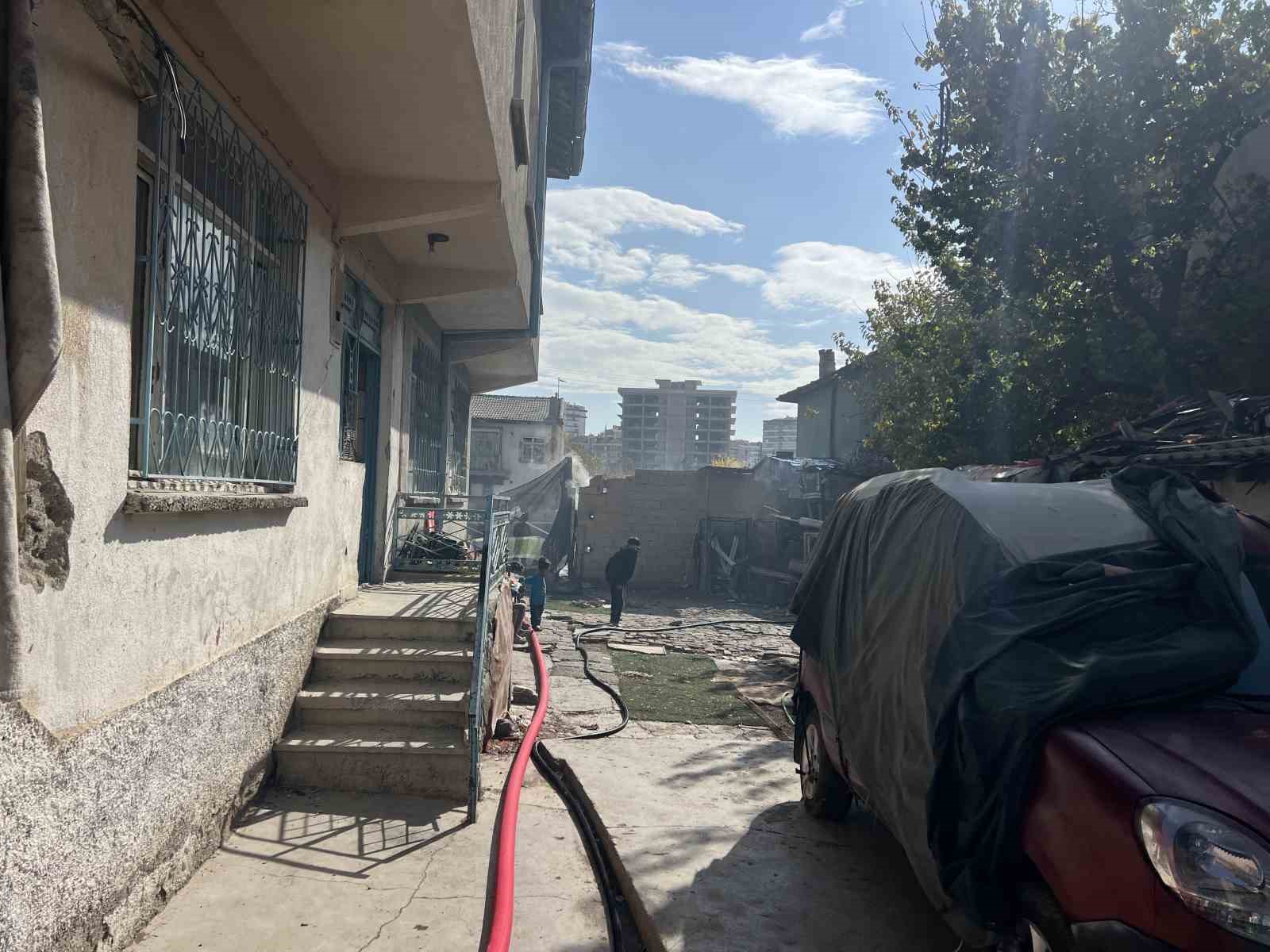 Konya&rsquo;da kullanılmayan m&uuml;stakil evde yangın
