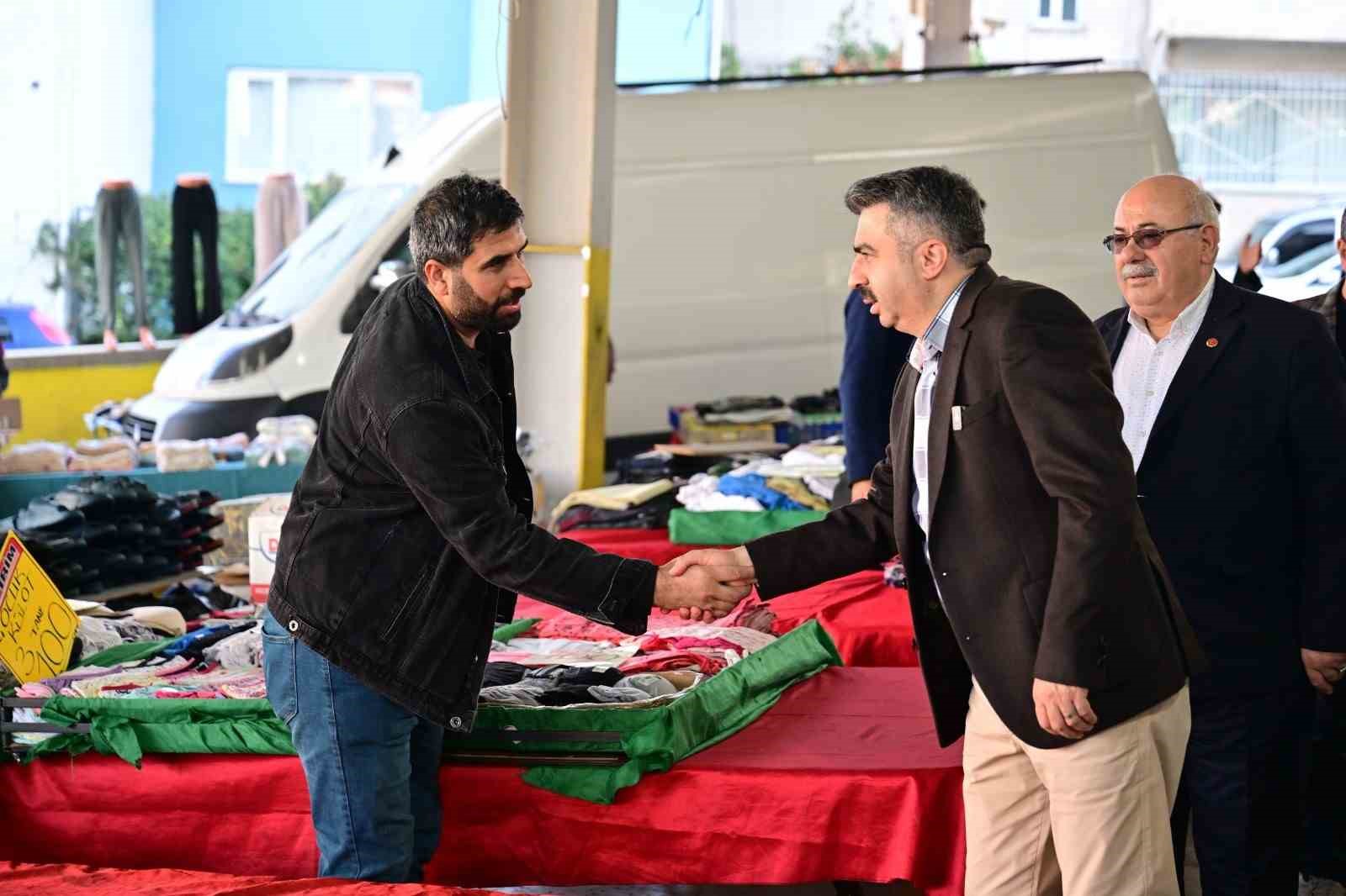 Başkan Yılmaz pazar esnafı ile buluştu
