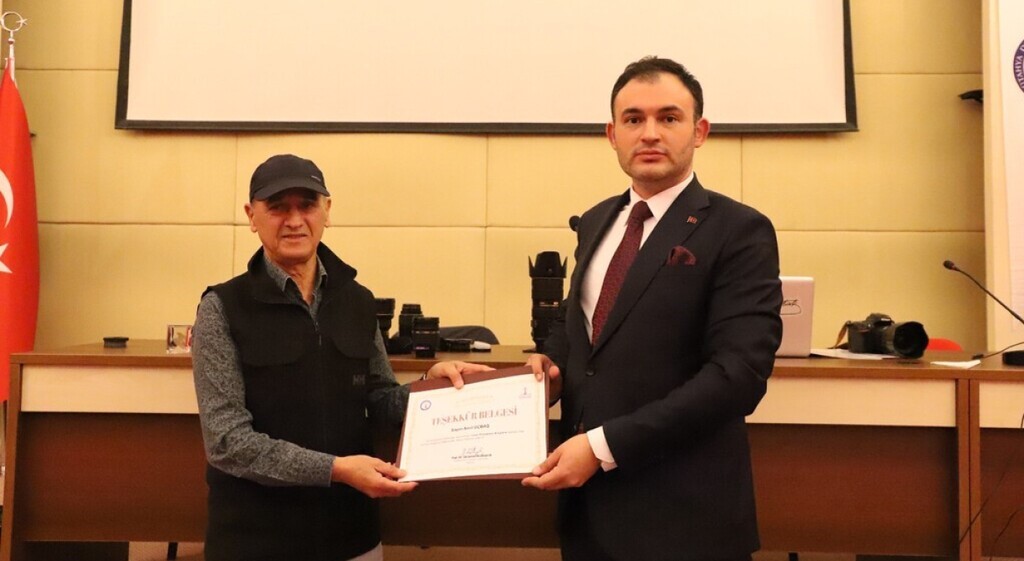 K&uuml;tahya DP&Uuml;&rsquo;de personel ve &ouml;ğrencilere fotoğraf&ccedil;ılık eğitimi
