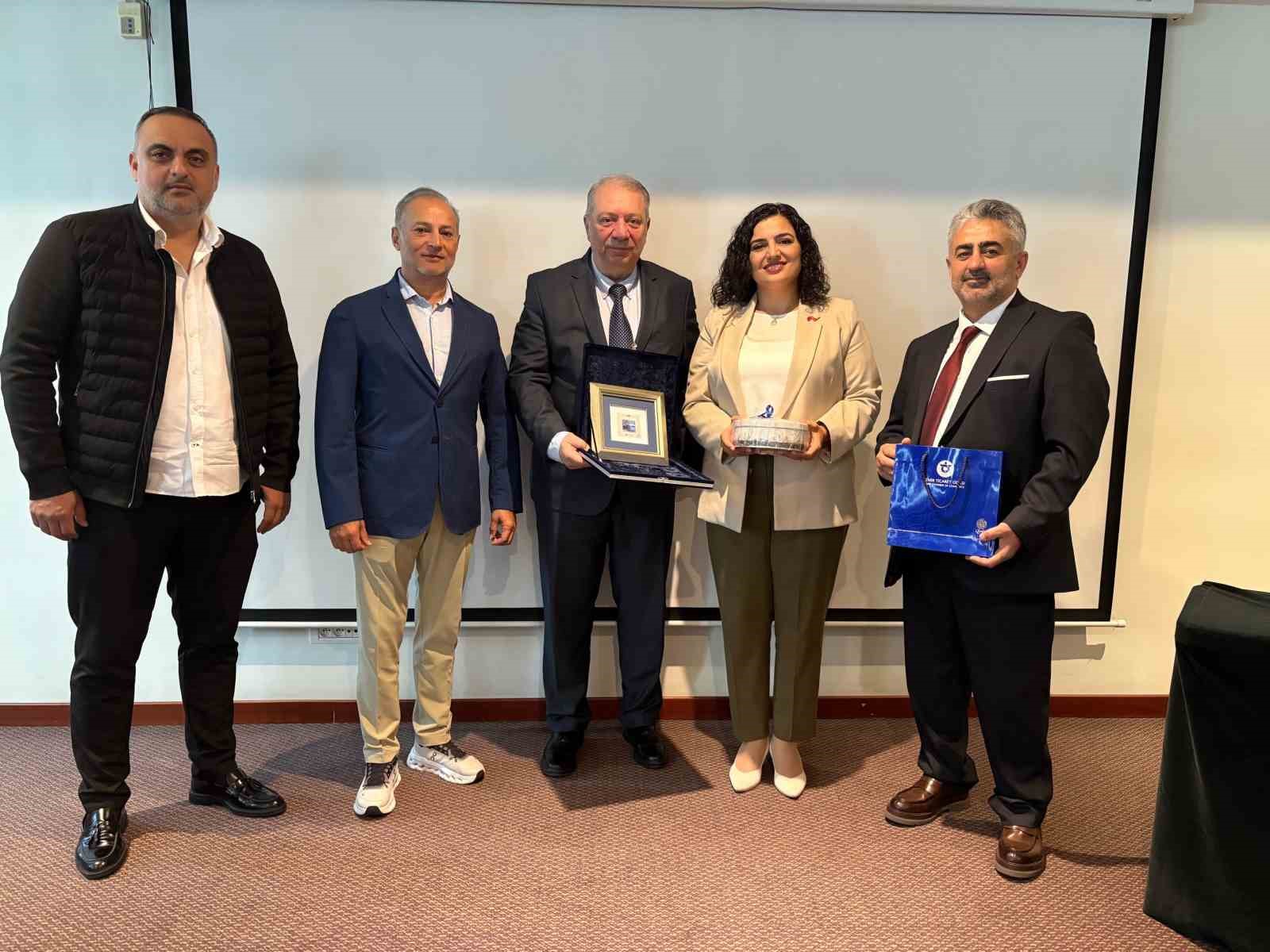 İzmirli iş insanlarından Kazablanka çıkarması