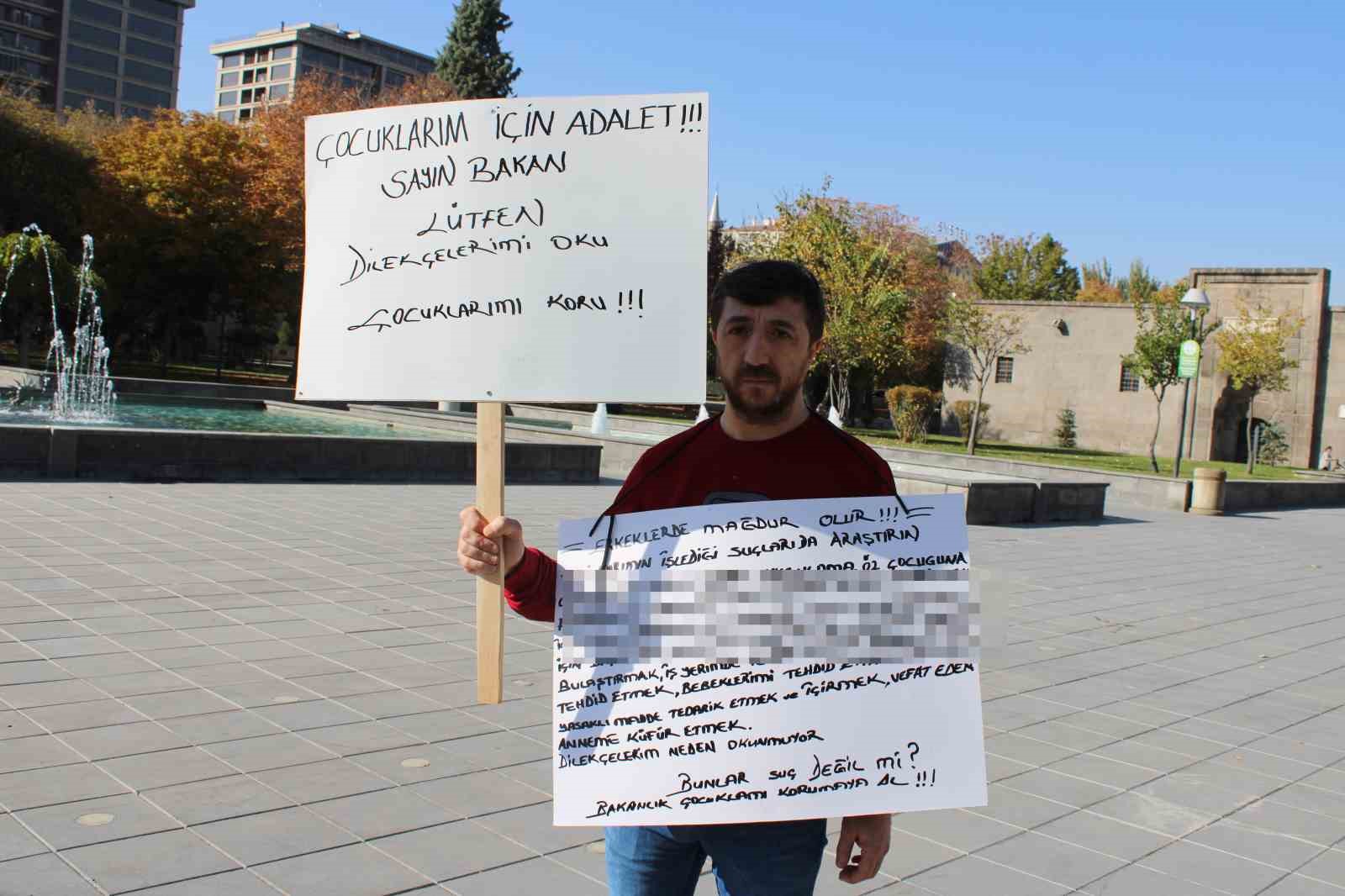 Boşanmak isteyen şahıstan tek kişilik eylem
