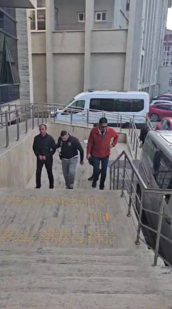 Zonguldak&rsquo;ta &rsquo;aşk tuzağı&rsquo; ile 1 milyonluk vurgun: 3 tutuklama
