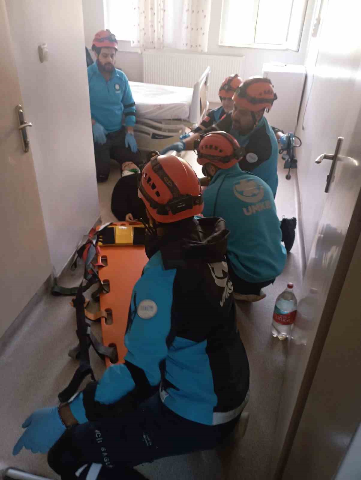 Palu&rsquo;da deprem ve yangın tatbikatı
