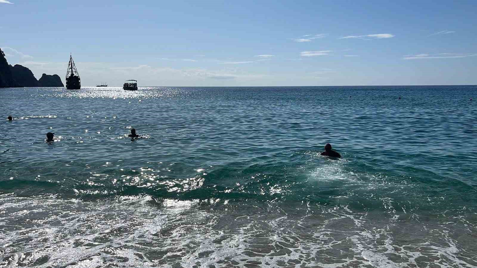 Alanya’da Kasım ayında deniz keyfi