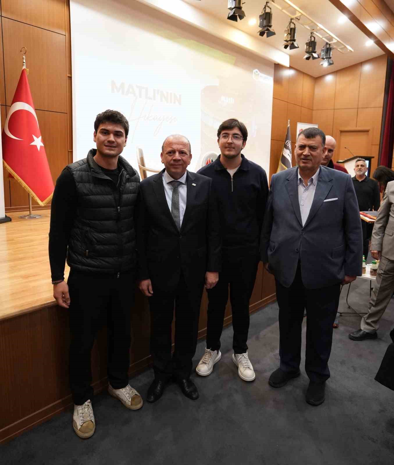 Matlı&rsquo;dan gen&ccedil;lere tavsiye, "değerlerinize sahip &ccedil;ıkın"
