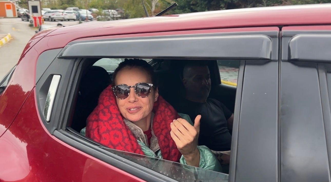 Beykoz’da trafik kazası geçiren Özgü Namal hastaneden taburcu oldu