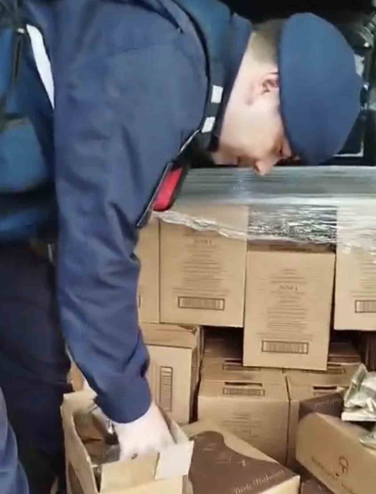 Sahte kahve operasyonunda 1 milyon 200 bin liralık ürün ele geçirildi