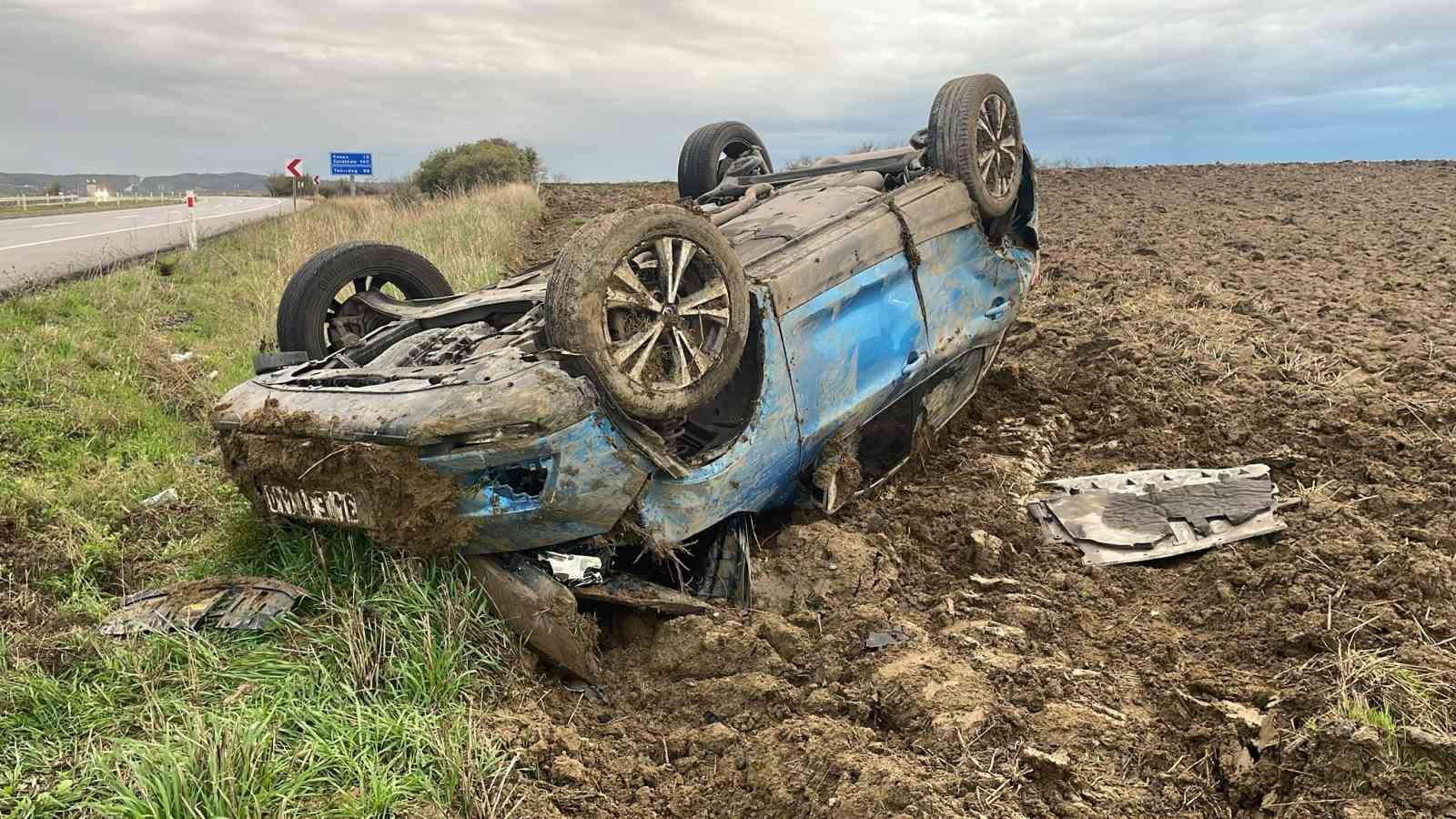 Keşan’da otomobil takla attı: 2 yaralı