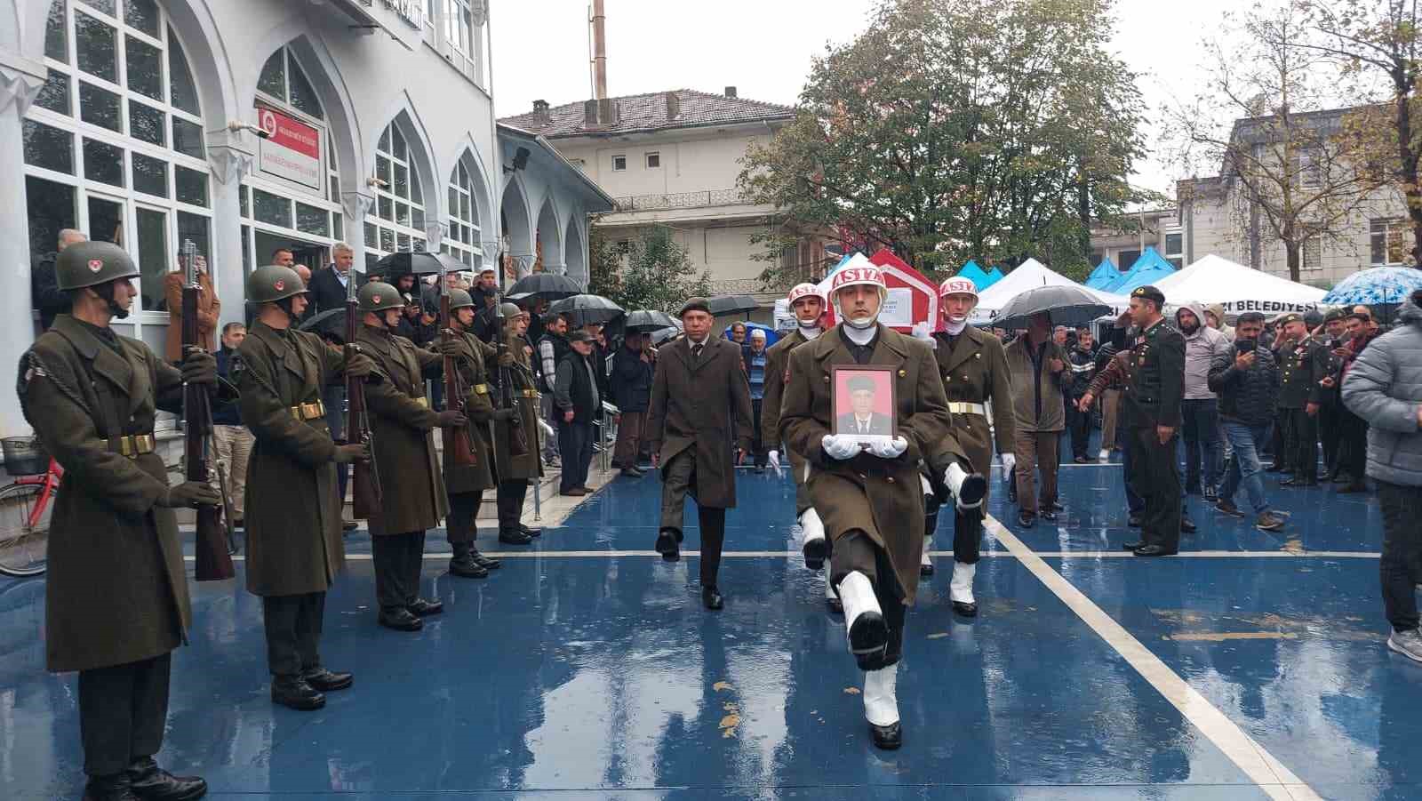 Kıbrıs Gazisi son yolculuğuna uğurlandı
