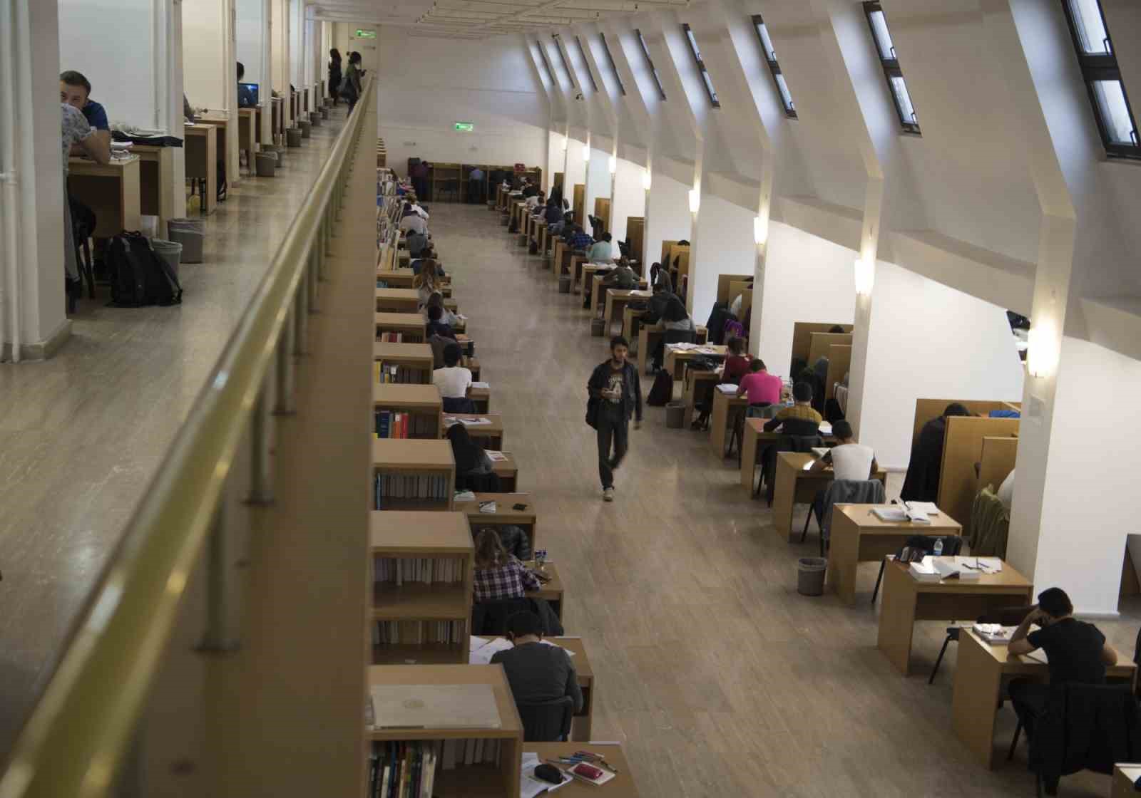 Anadolu &Uuml;niversitesi K&uuml;t&uuml;phanesi 7/24 &ouml;ğrencilerin yanında
