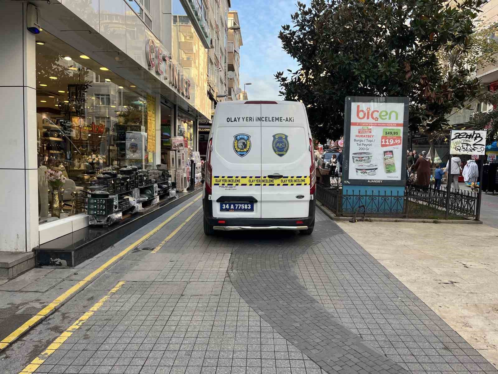 Kafede otururken silahlı saldırıya uğradı