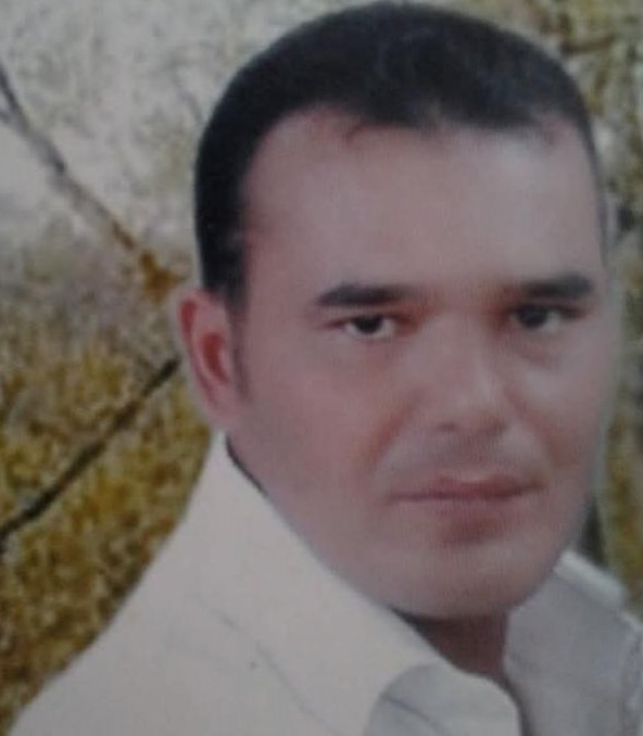 İzmir&rsquo;de &uuml;zerine par&ccedil;a d&uuml;şen iş&ccedil;i hayatını kaybetti
