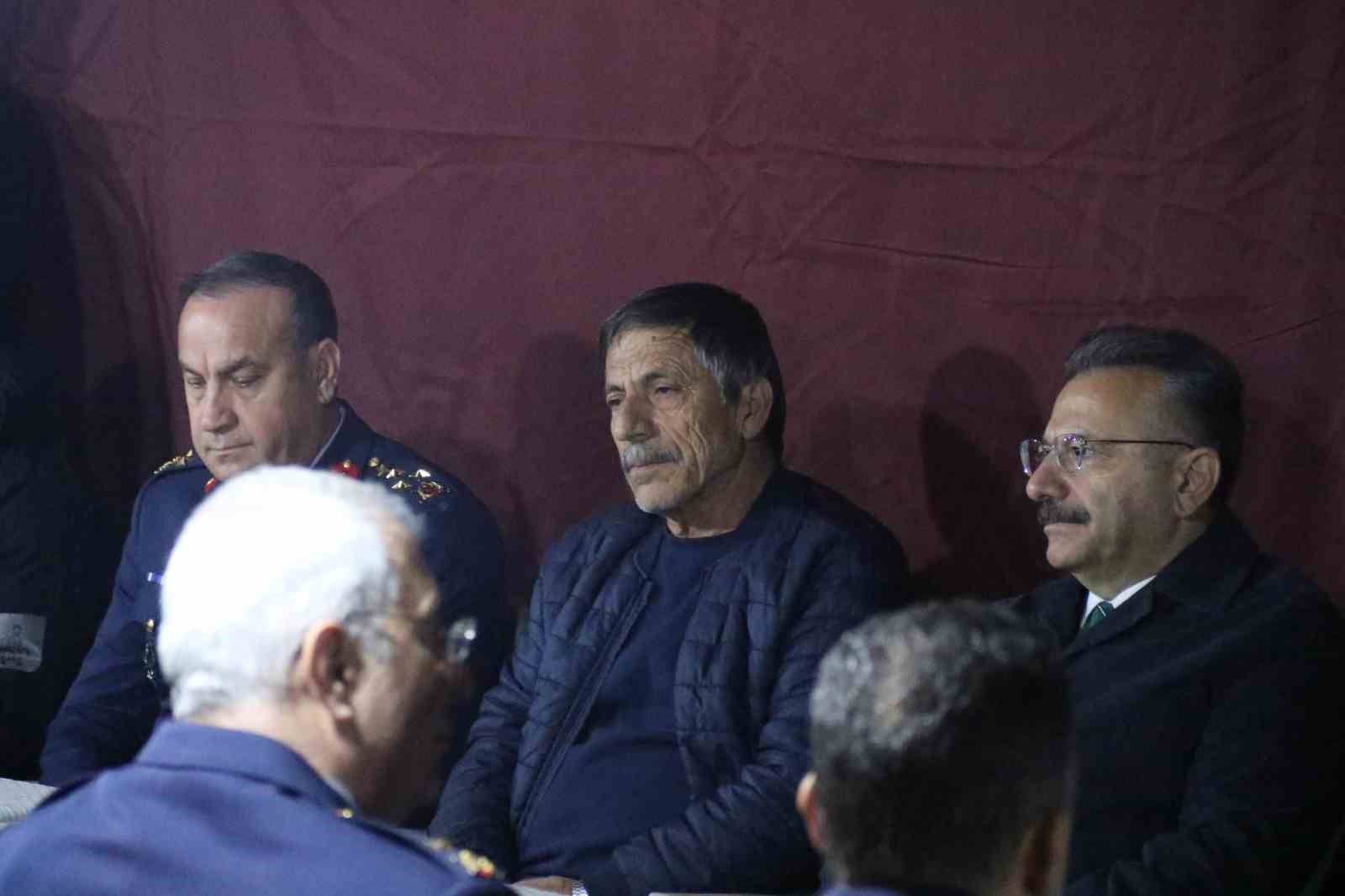 Vali Aksoy, şehit Üsteğmen Emre Mercan’ın baba ocağını ziyaret etti