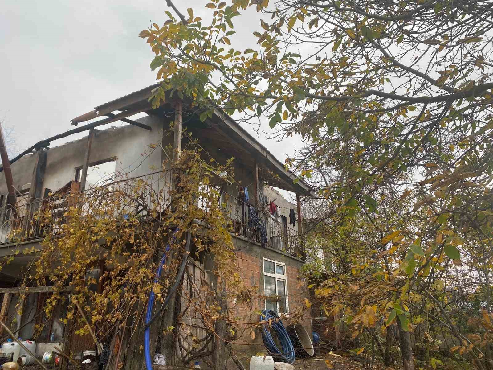 İskilip’te müstakil ev alev alev yandı