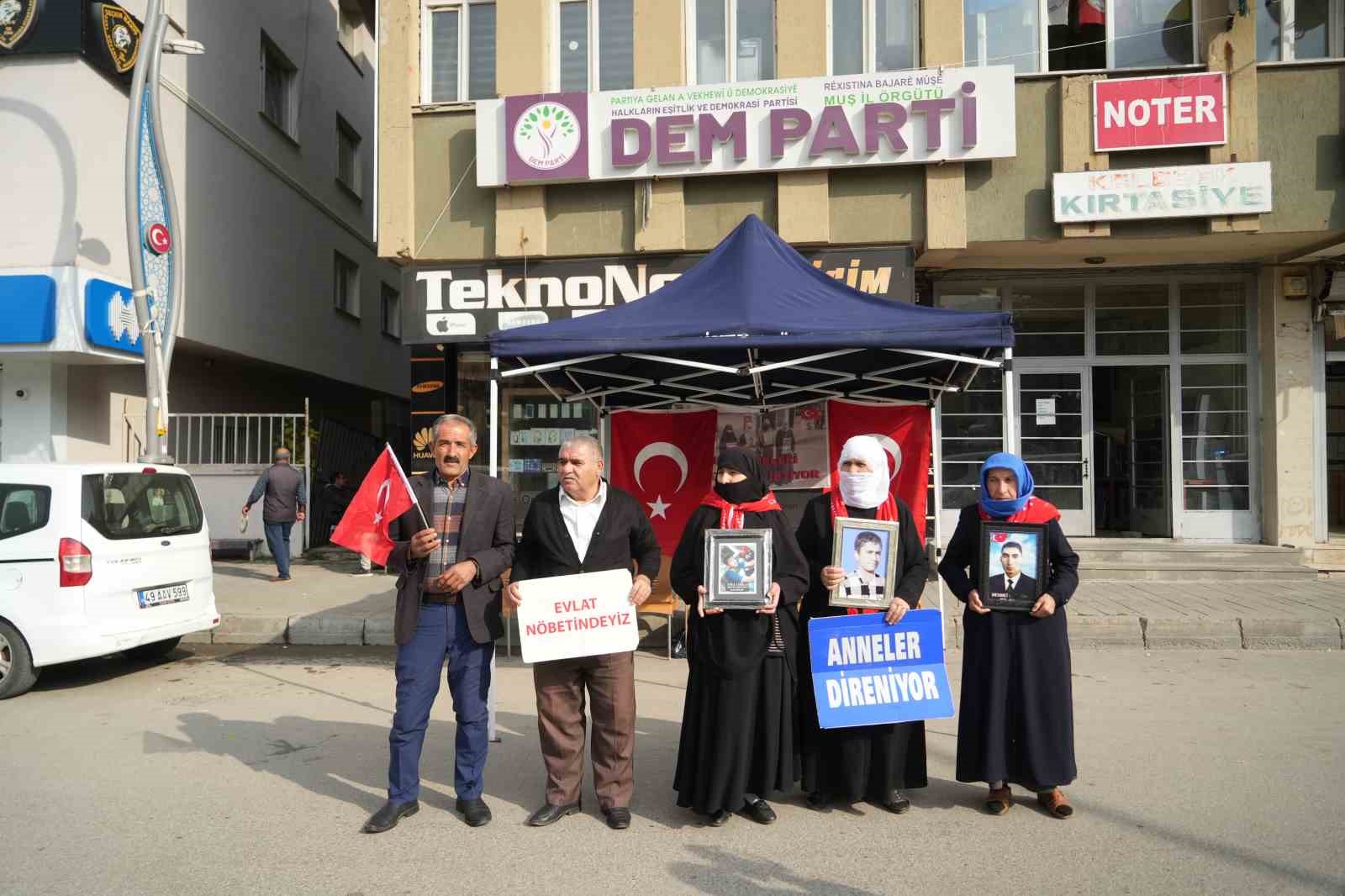 Muşlu annelerin evlat nöbeti sürüyor