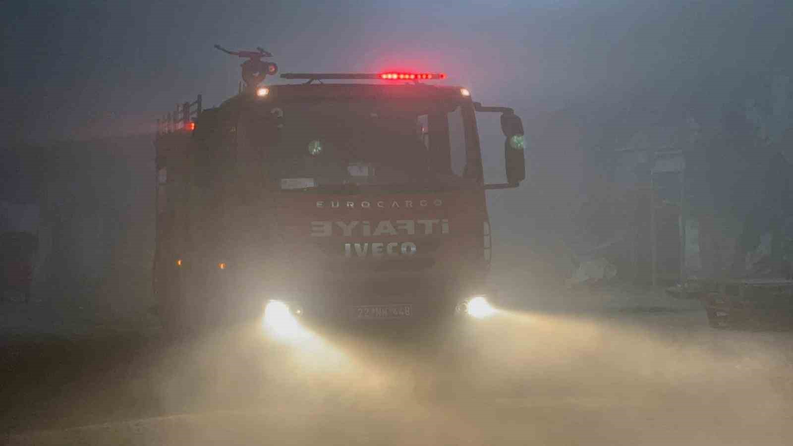 Edirne&rsquo;de palet fabrikasında yangın
