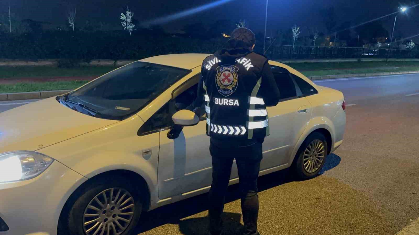 Bursa&rsquo;da sivil trafik ekiplerinden gece denetimi
