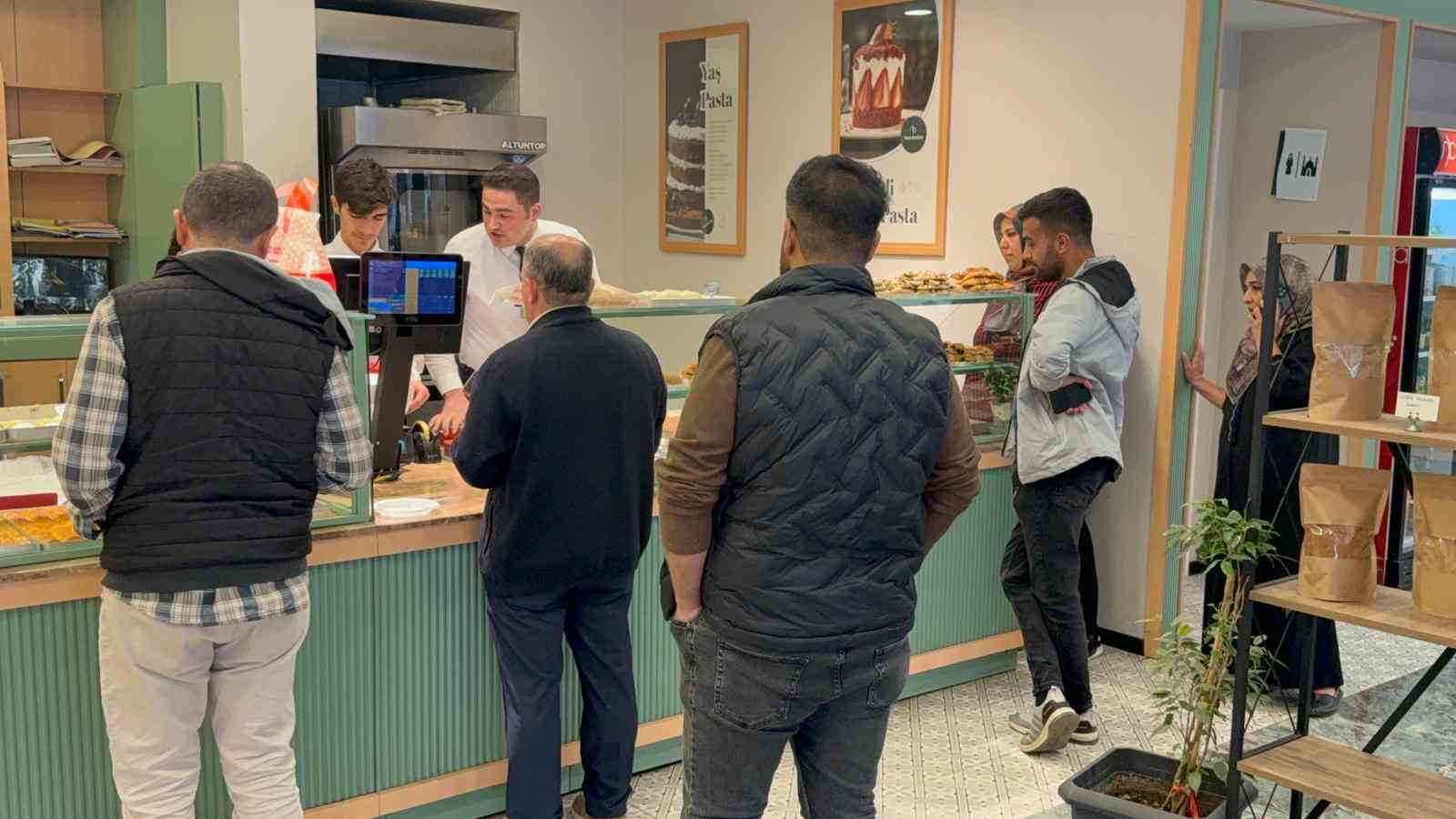 Kışın şerbeti bol tüketip vücudu sıcak tutsun diye tatlıda ’Hacıbaba’ kampanyası