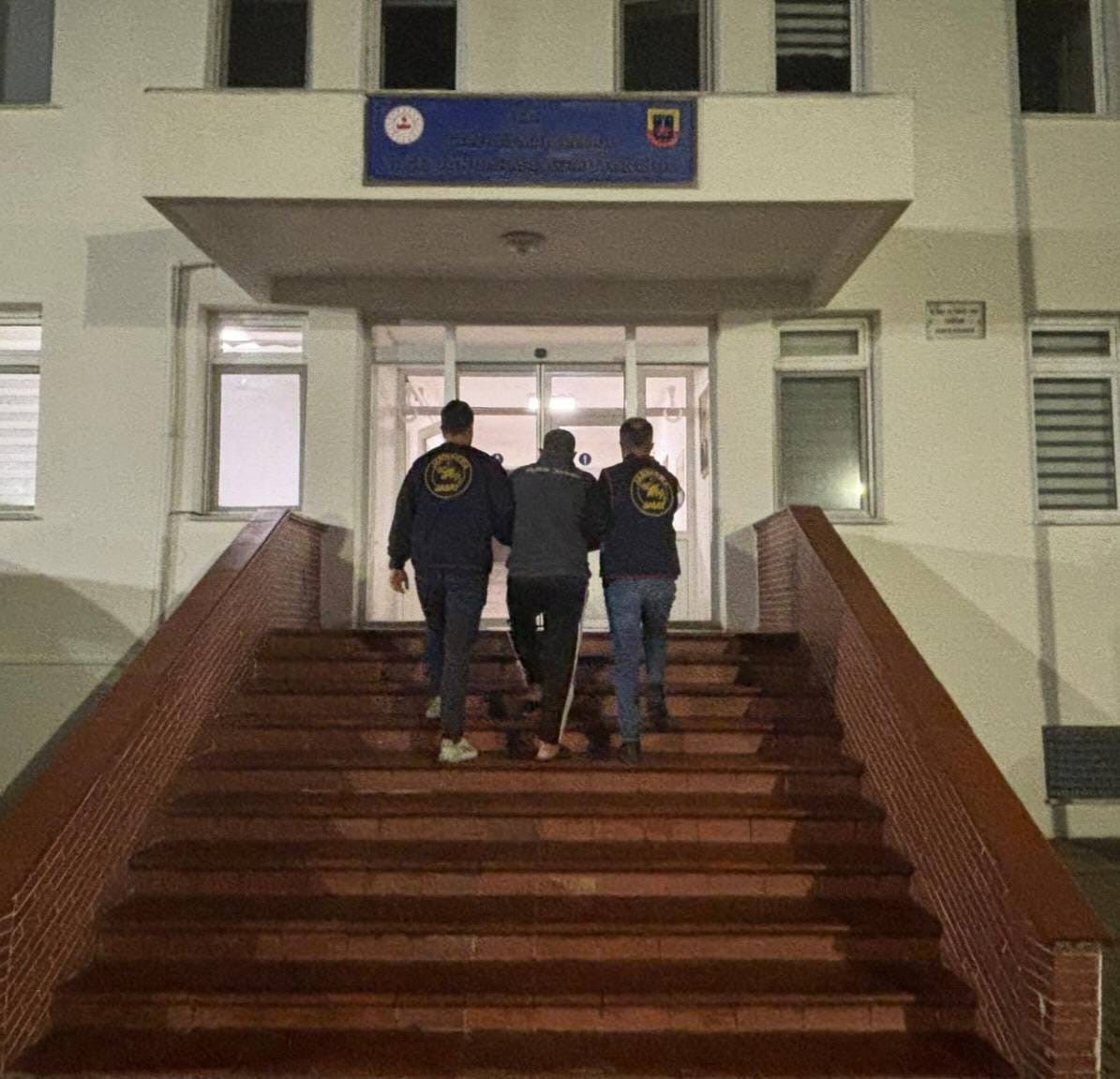 Çanakkale’de farklı suçlardan aranan 7 şahıs tutuklandı