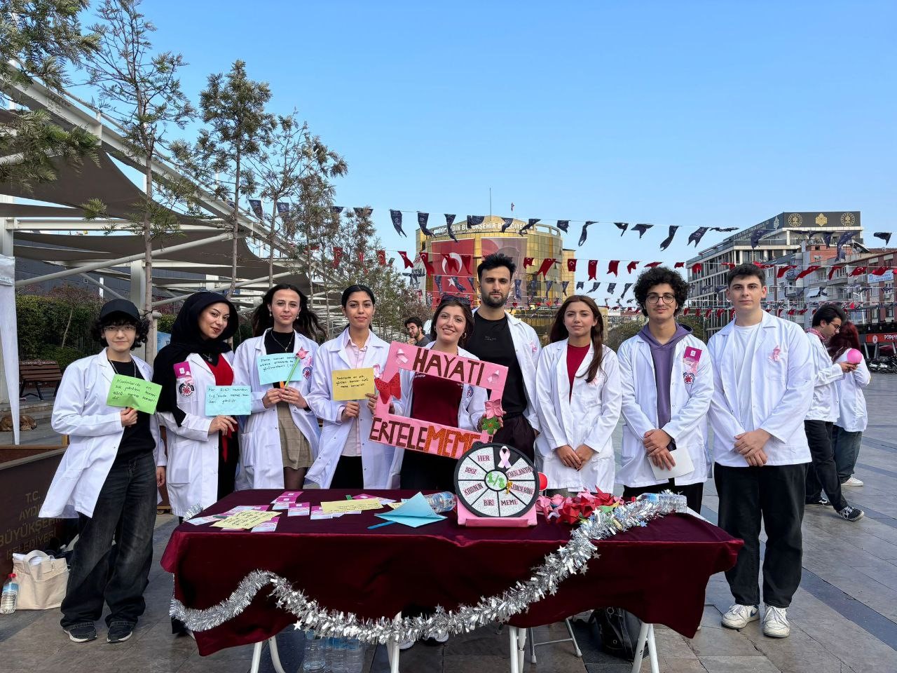 Aydın’da tıp öğrencileri ’Meme Kanseri’ne dikkat çekti