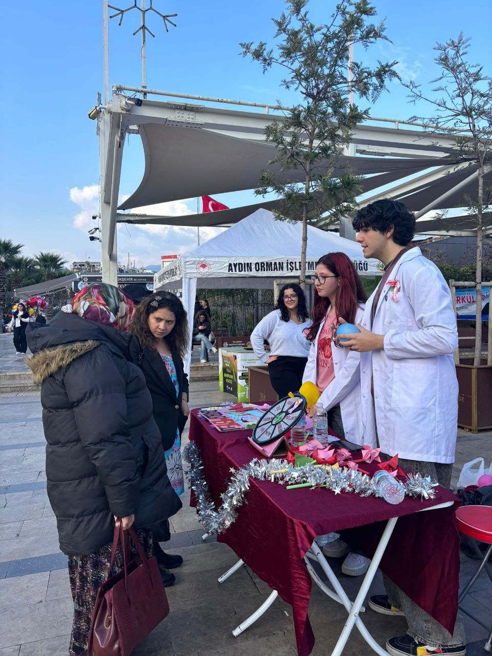 Aydın’da tıp öğrencileri ’Meme Kanseri’ne dikkat çekti
