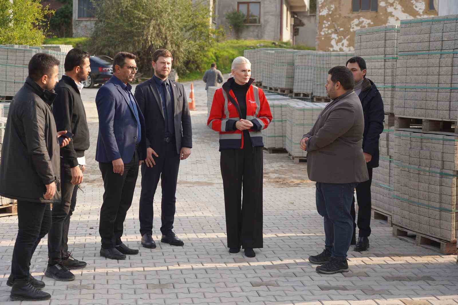 Pelitözü Mahallesi çamur ve tozdan kurtuluyor