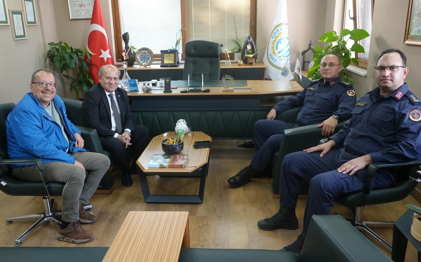 Balıkesir İl Jandarma Komutanı Murat Özer’den Edremit Ticaret Odasına ziyaret