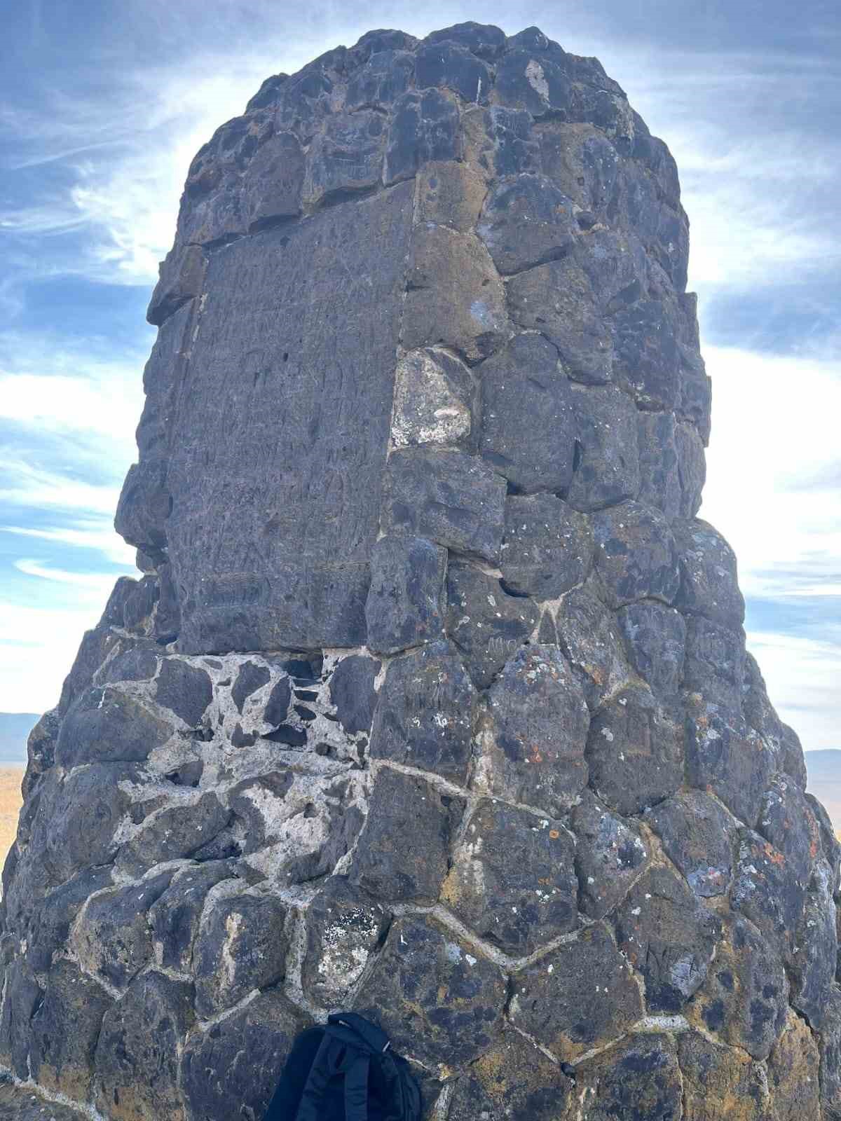 Kars’ta gizemli tepe: Sırlarla dolu yapı merak uyandırıyor