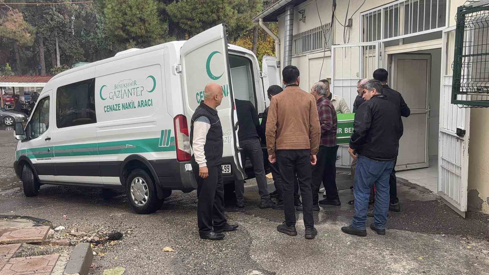 Ders çıkışı kalp krizi geçiren öğretmen kurtarılamadı