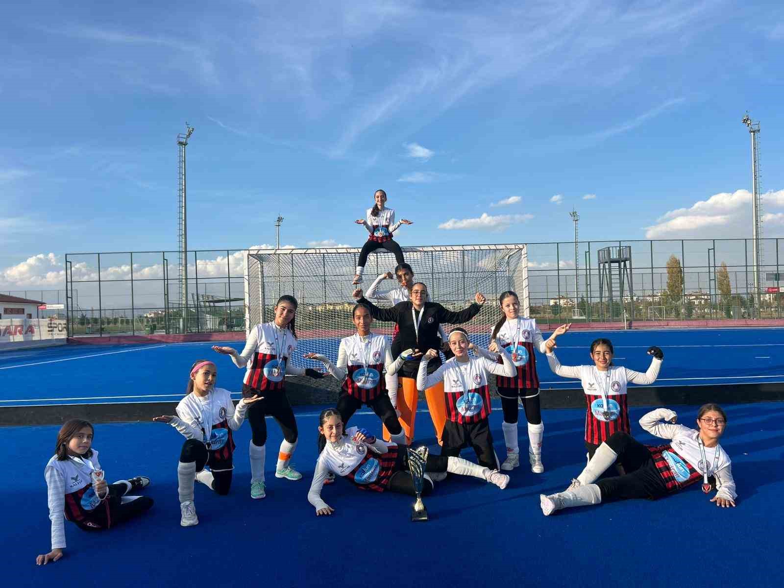 Muğla U13 Kız Hokey Takımı Türkiye şampiyonu oldu