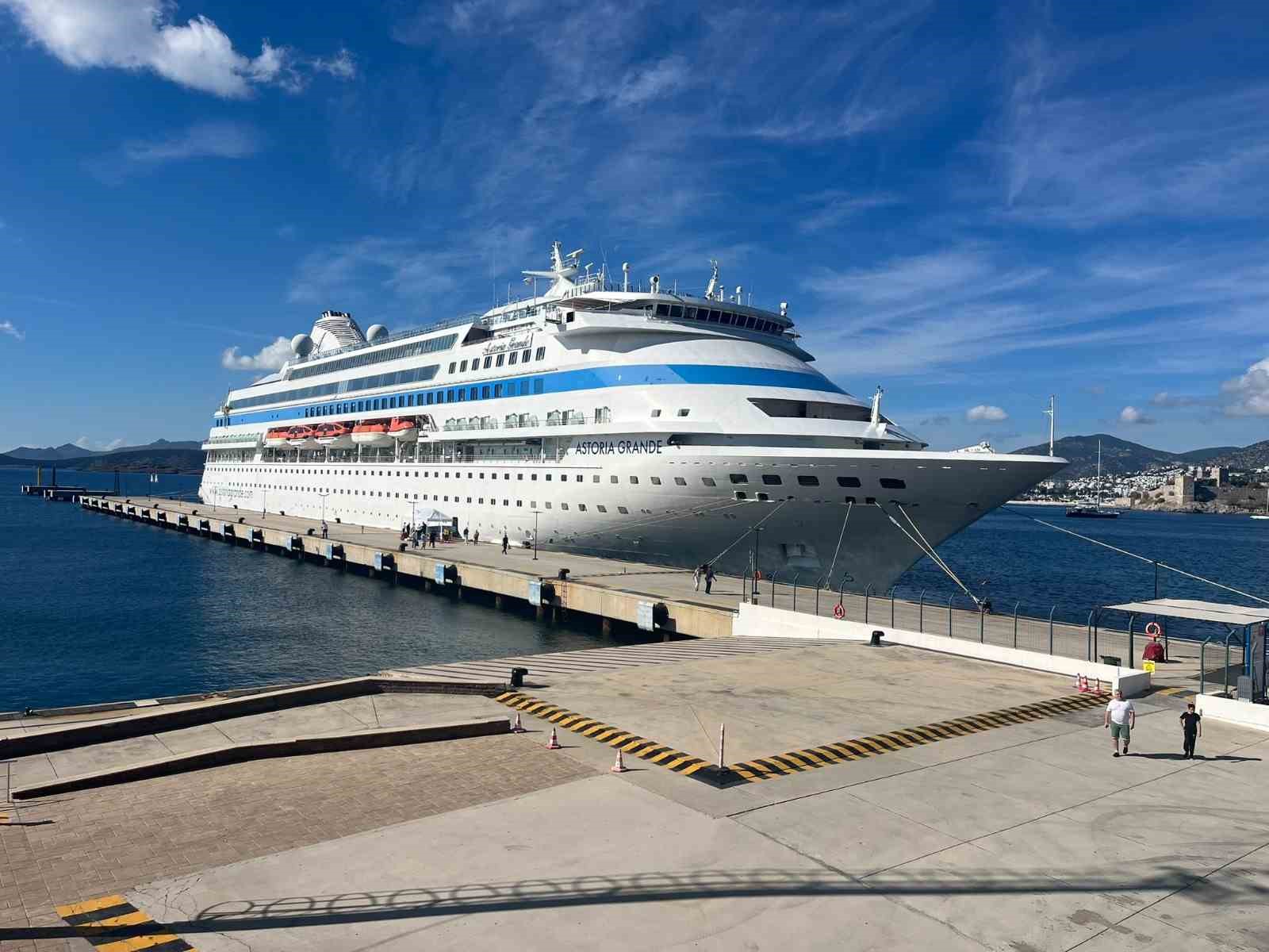 Bodrum’da kruvaziyer turizmi rekorla sona erdi 3 Bodrum’da kruvaziyer turizmi rekorla sona erdi