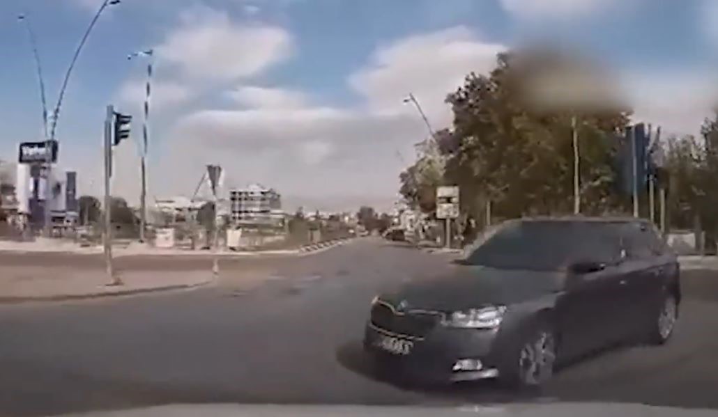 Kırmızı ışıkta geçen otomobile 2 bin 167 TL para cezası kesildi