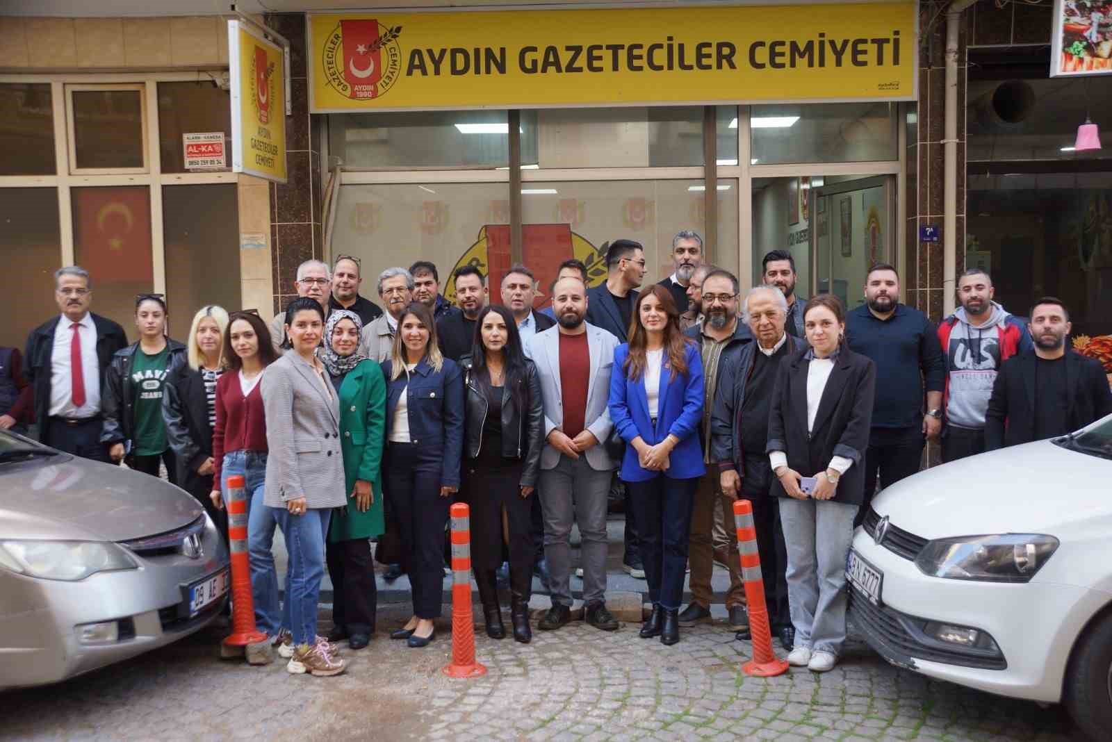 CHP’li belediyelerin basın sorumluları AGC üyeleri ile bir araya geldi
