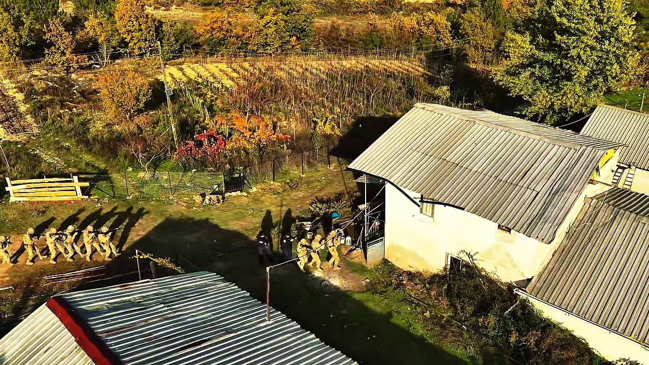 Üç yıldır aranan 29 yıl hapis hükümlüsü firari hayvan çiftliğinde yakalandı