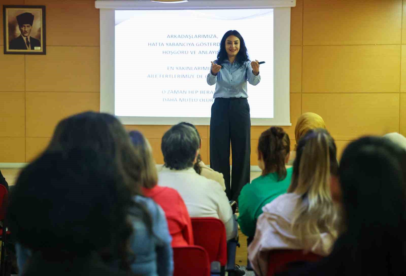 Büyükşehir’de personele "Aile İçi İletişim" eğitimi
