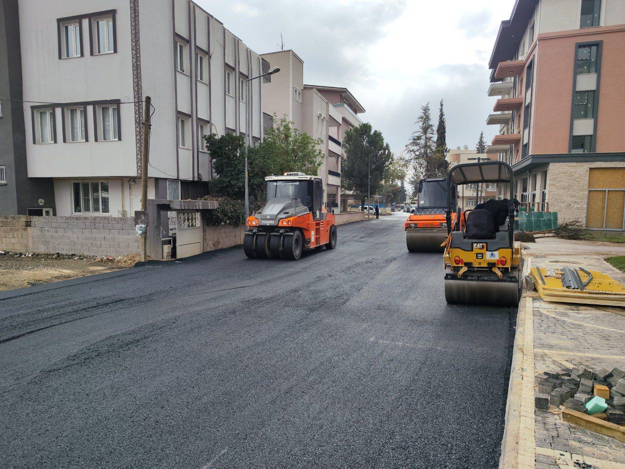 Barbaros Hayrettin ve Siteler Mahallelerinde asfalt çalışmaları sürüyor