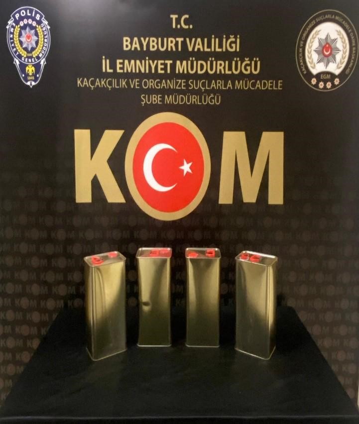 Bayburt’ta kaçak tütün ve alkol operasyonu yapıldı
