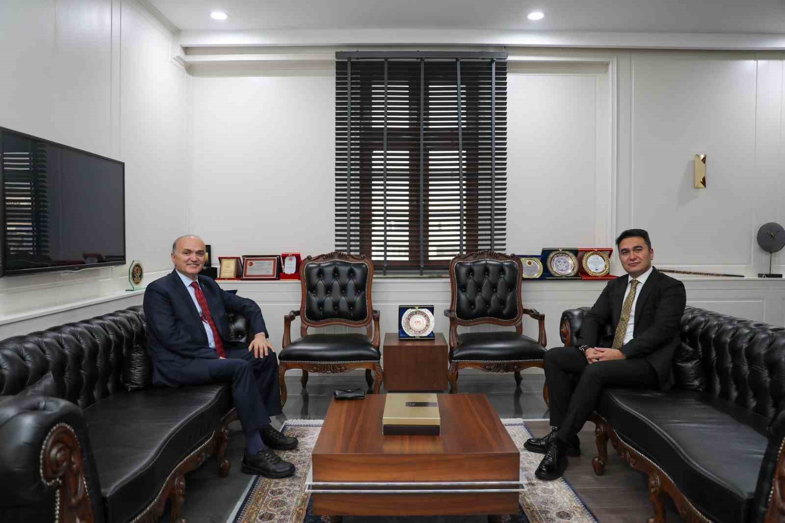 Başkan Özlü, Başsavcı Emre ile bir araya geldi
