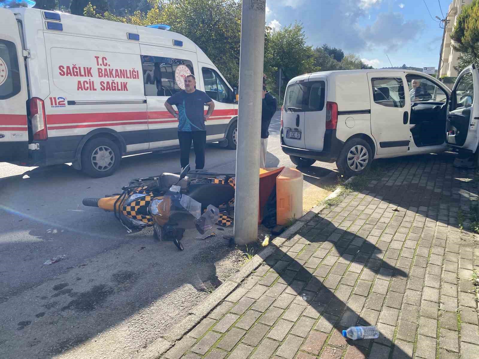 Bursa’da eğitim pistinde feci kaza...Ehliyetsiz genç kuryeye çarptı