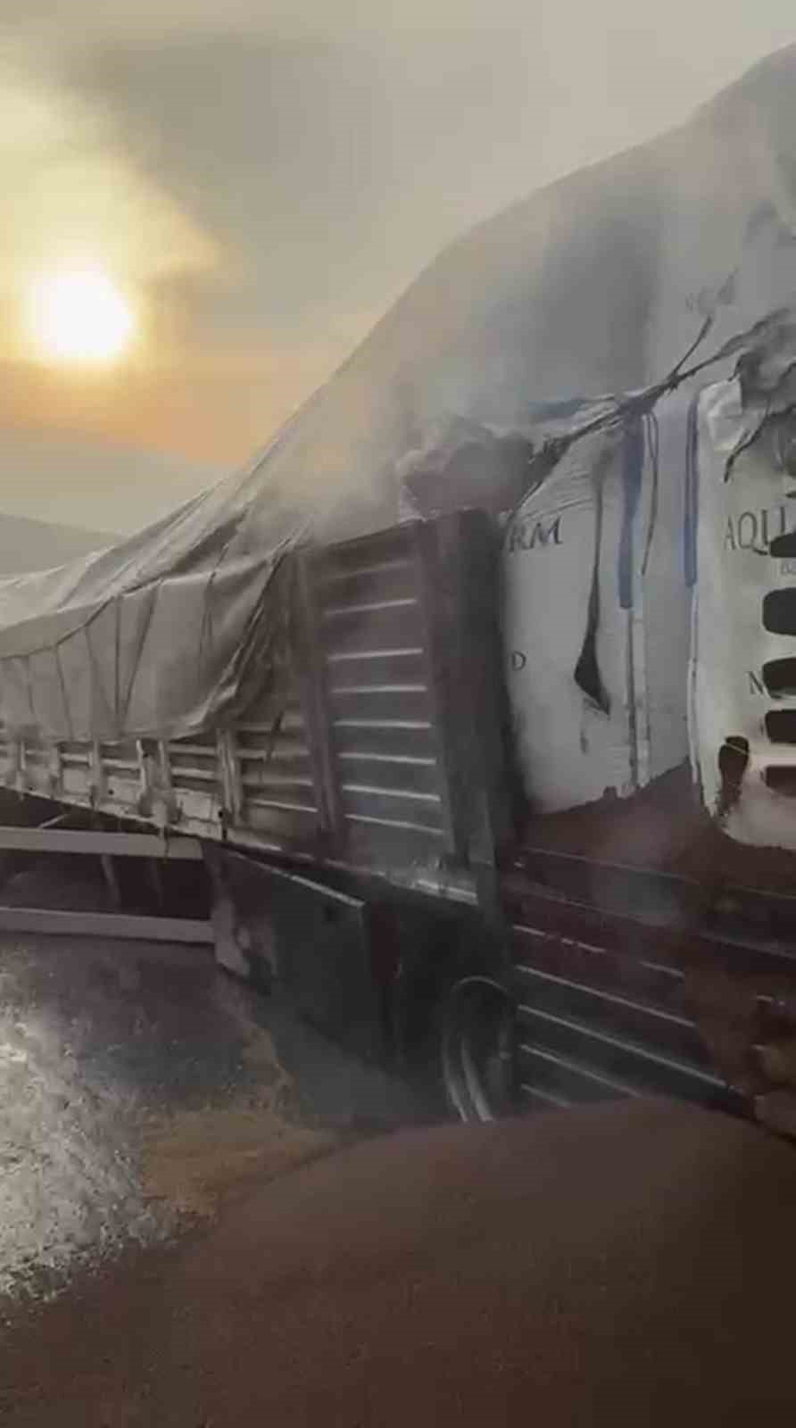 Mersin&rsquo;de tırda &ccedil;ıkan yangın korkuttu
