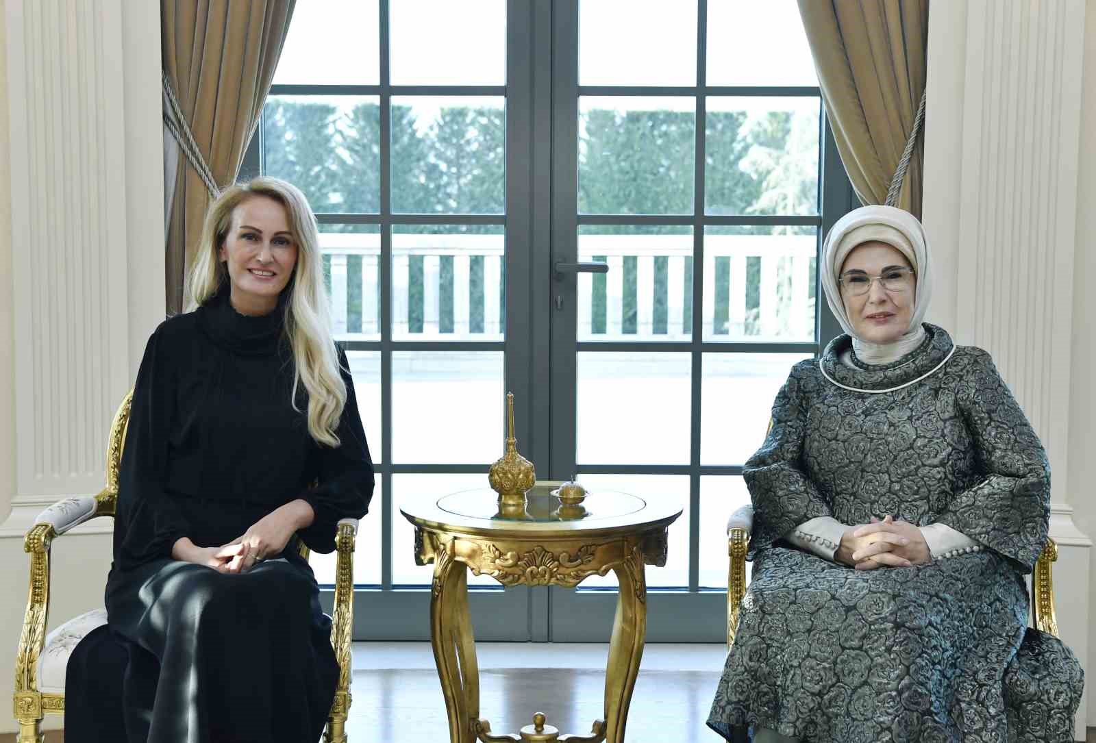 Emine Erdoğan, KKTC Cumhurbaşkanı’nın eşi Nilden Bektaş Erhürman ile bir araya geldi