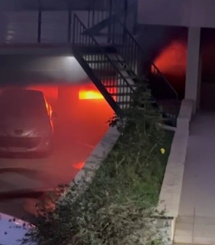 Kahramanmaraş’ta elektrikli otomobil alev alev yandı